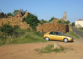 až do vsi El Ganso s ubytovnou bez obsluhy a vody,