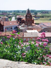 Část města leží sice dole mimo hradby,