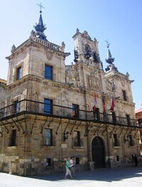 a nezbytnou radnicí (ze 17. století)