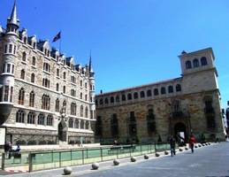 V parku El Cid stojí paláce bývalých místních bohatců