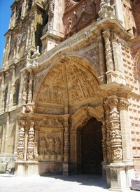 a má tři nádherné platereskní portály