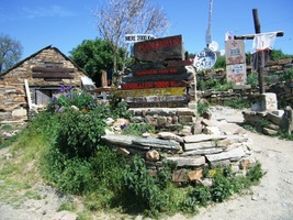 ale horská ves Foncebadón vás rozhodně překvapí