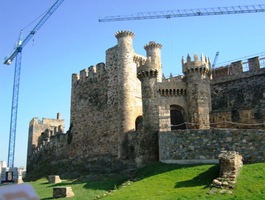 Šokem pro návštěvníky je ovšem tento kamenný kolos -