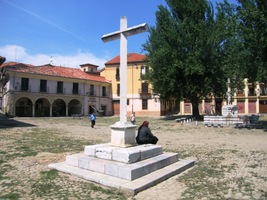 a také na náměstí Santa Maria del Camino je poklid