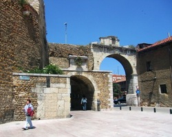 Některé jeho části z 3. století pamatují Římany