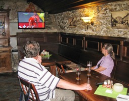 Večer jsme se dívali na fotbal,