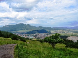 a pak klesá do místa našeho noclehu