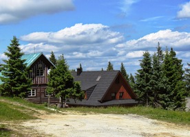 Na Martinské hole už deset let lanovka nejezdí