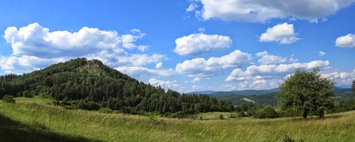 až pod bájný vrch Vyšehrad,