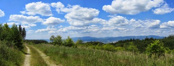 a pokračujeme v poledním horku