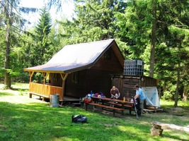 Obědváme u polovnické chaty