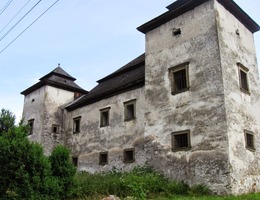 s tímto zdevastovaným kaštielem