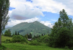 S výhledem na všudypřítomnou horu Čabrať