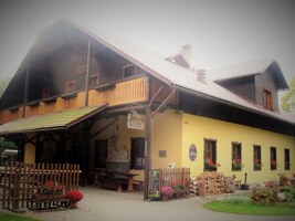 do Vizovic. Zde bývaly kdysi lázně,