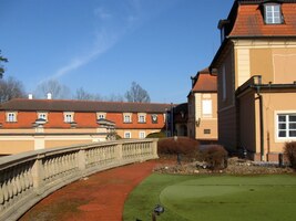 Je barokní s anglickou zahradou