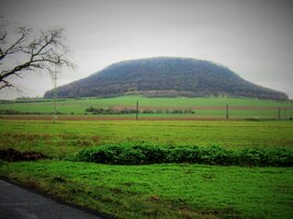 a rychle se blíží k hoře Říp