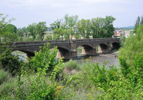 Most před městem Puente la Reina de Jaca