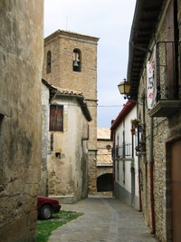 Většina kamenných domů je ale prázdná,