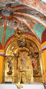 a přestavěli kapli k obrazu svému