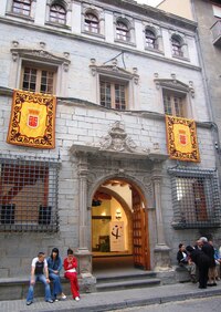 a před radnicí mi studenti nabízejí pivo