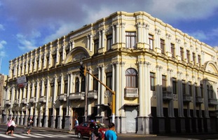 To je divadlo Teatro Popular Melico Salazar