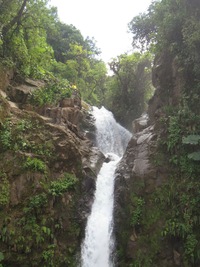 napájená pěkným vodopádem