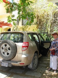 a tak jdeme zkolaudovat vypůjčené auto