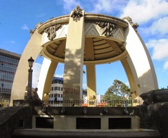 do parku Parque Central