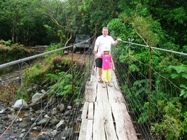 Vyrážíme tedy zklamaně do pralesa