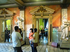 Samý křišťál,mramor, štuky...