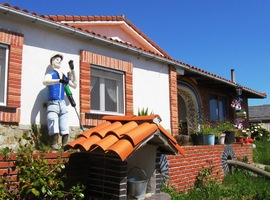 Na konci vsi nám kynul tento horník