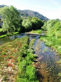 ve které jakoby ubývalo vody