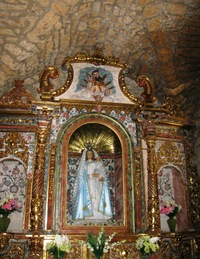 a má tři oltáře, jak vidno