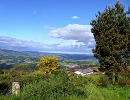 a chvíli odpočívali na horské louce