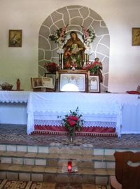 je vzorně čistá a upravená