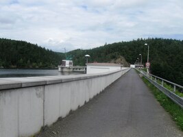 Tady stojíme přímo na ní