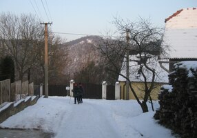 Roztoky u Křivoklátu, 1.kolej, nastupovat!