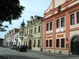 a rovnou na náměstí