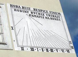 a připomínkou dočasnosti