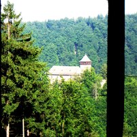 Záhy vystoupáme až nad něj