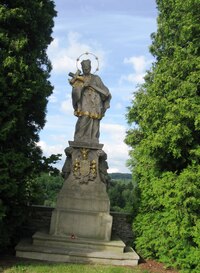 až k branám malebného města