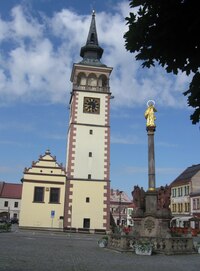 Ráno tu obdivujeme místní radnici