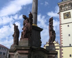 i honosný mariánský sloup