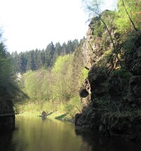 a tady je konec strže a celé stezky