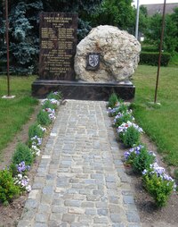 a pietnímu pomníčku padlých