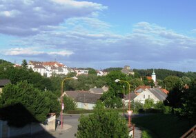 až do města Konice