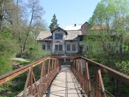 Pak už jen přejdete můstek