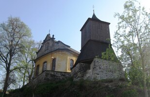 Na návrší stojí kostel sv.Jakuba