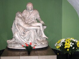 Kopie Michelangelovy Piety (víte.kde je originál?)