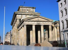 Poznáte ji i z boku?